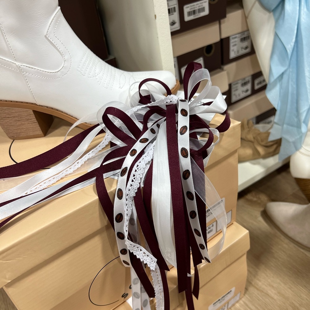 Custom made boot bows - Picture 2 of 4